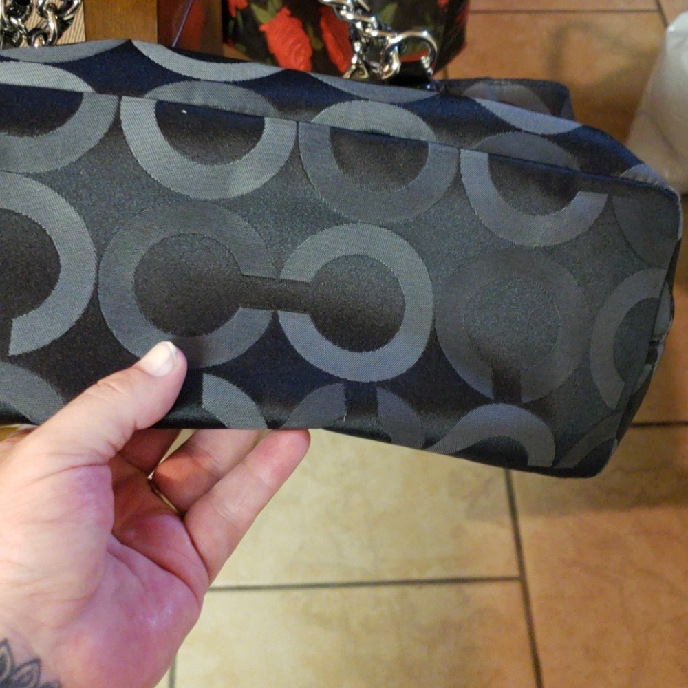 Coach tote - Picture 2 of 4